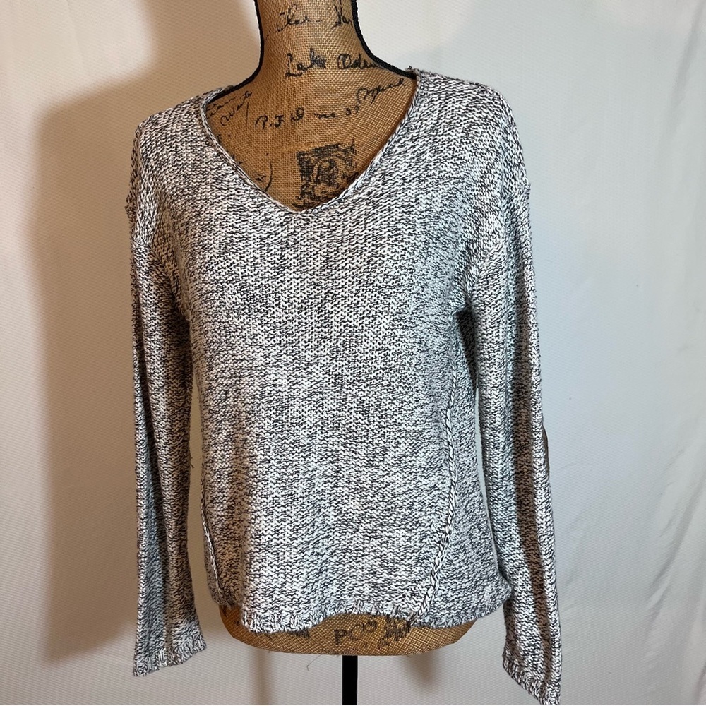RDI Marled Gray V-Neck Sweater Small Suede Quilted Elbow Patch High Low Knit Top
